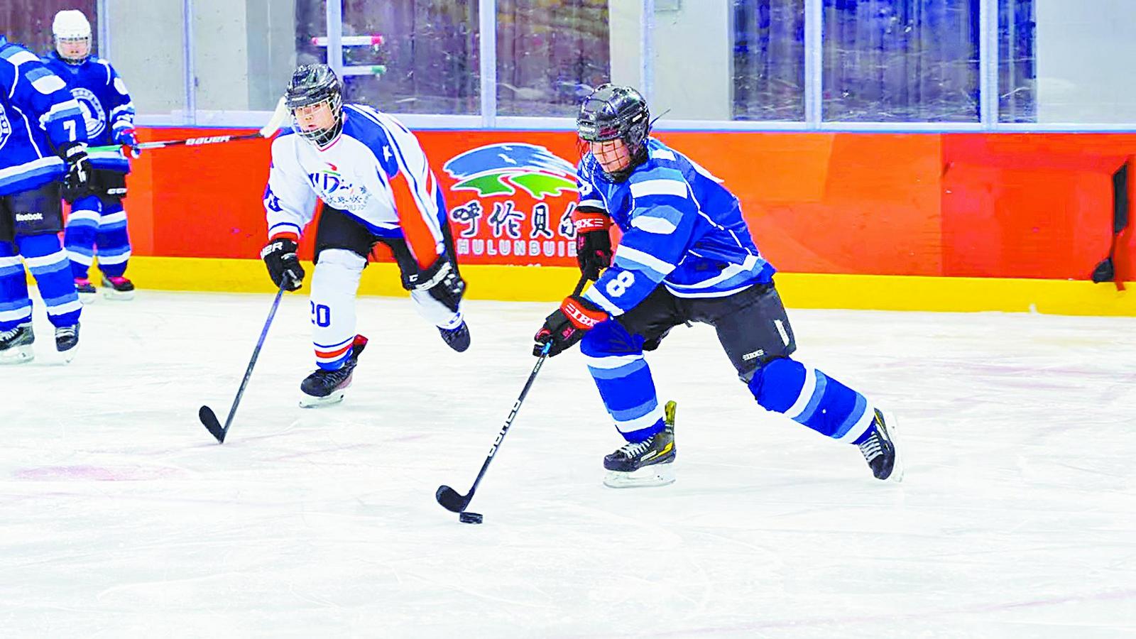 内蒙古冰雪少年英雄会·冰球争霸赛举行